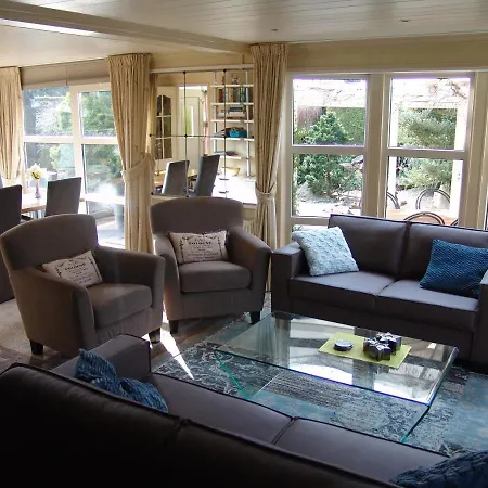 Full Privacy Holidayhouse + Lovely Garden.