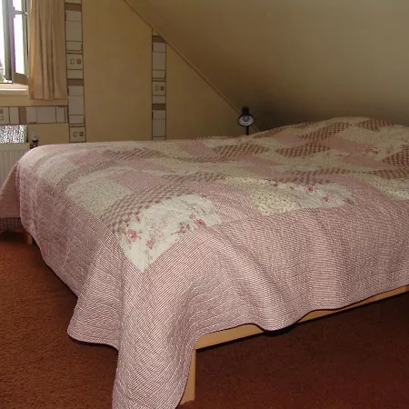 Full Privacy Holidayhouse + Lovely Garden. Holiday home Lathum