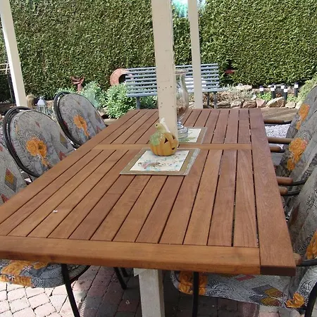Full Privacy Holidayhouse + Lovely Garden. Holiday home *