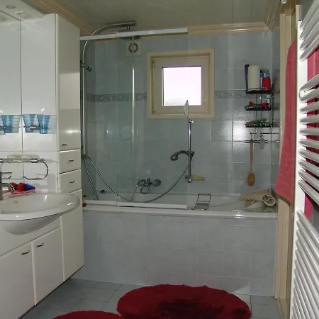 Full Privacy Holidayhouse + Lovely Garden. Lathum